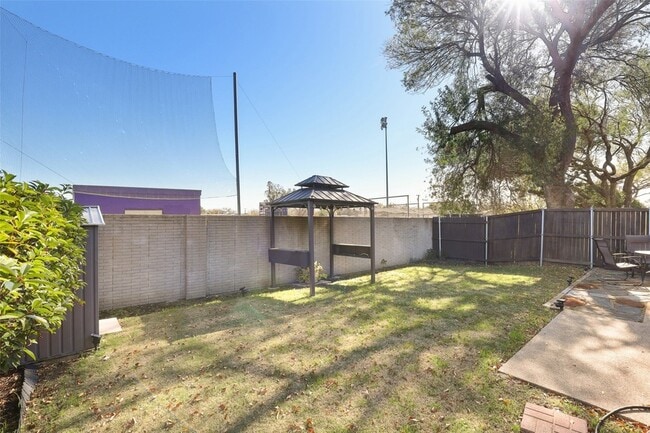 Building Photo - 821 Dublin Dr