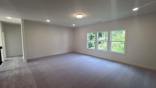 Building Photo - 5365 Travers Ln