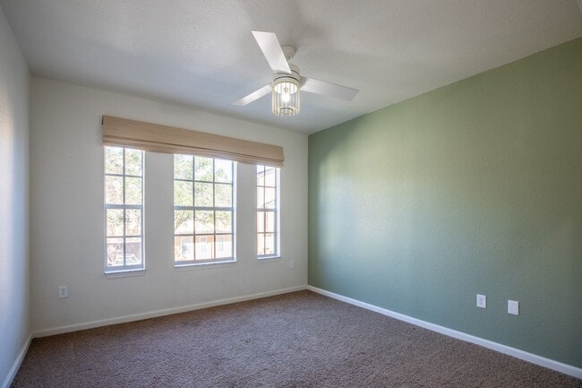 Building Photo - Condo in Desirable Mirabella Community