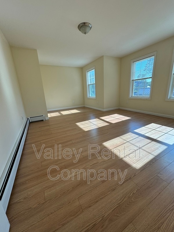 Building Photo - 201 Middle St