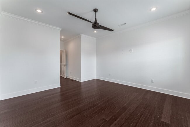 Building Photo - 6513 W Pleasant Way
