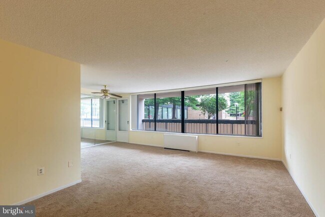 Building Photo - 3705 S George Mason Dr