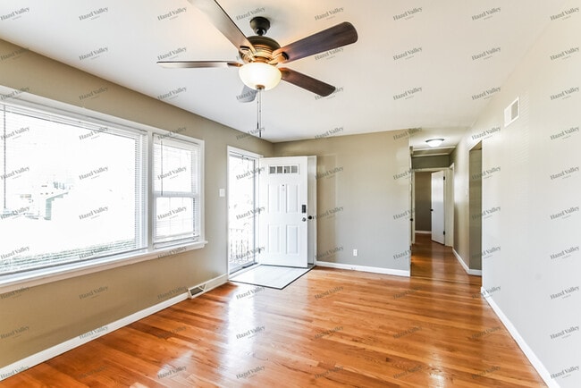 Building Photo - 30 Manor Dr