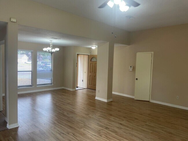 Building Photo - 15231 Cabots Landing Dr