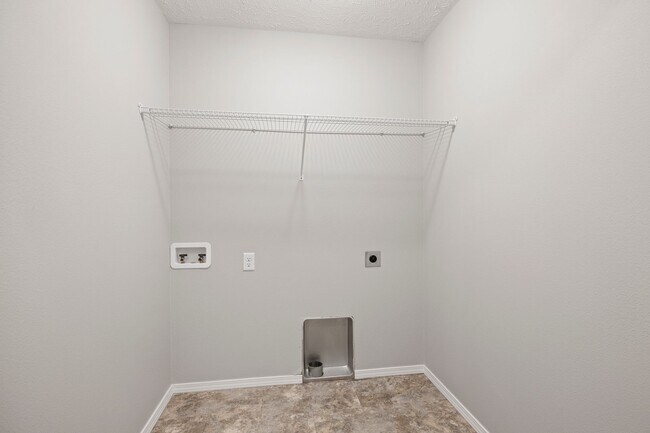 Building Photo - Newer 3 bedroom duplex in Republic!