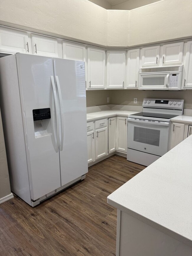 Building Photo - Oro Valley SFH in Gated Community