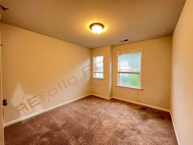 Building Photo - 1137 Little Gem Ln
