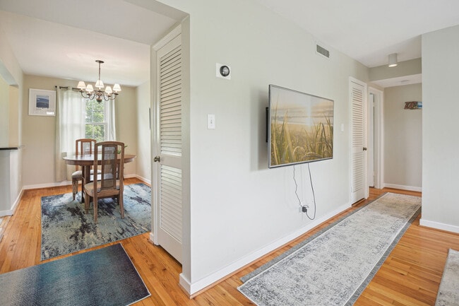 Building Photo - 2202 Washington Ave