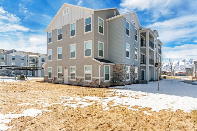 Building Photo - 1128 S 820 E