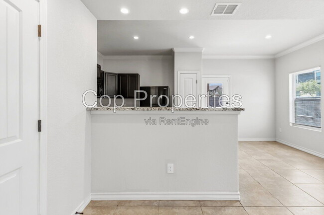 Building Photo - 6011 Jax Wy