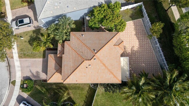 Building Photo - 2658 Sawyer Terrace