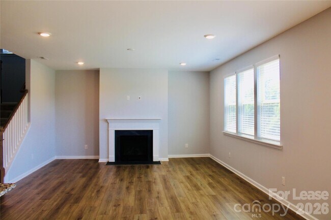 Building Photo - 11262 Serenity Farm Dr