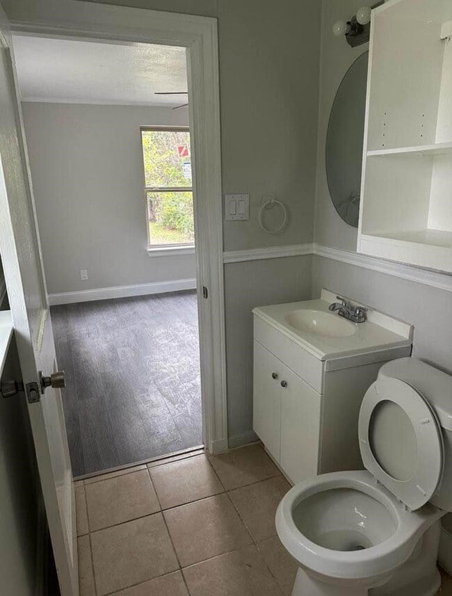 Building Photo - 702 Rosedale St