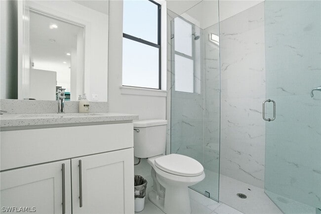 Building Photo - 2404-2406 Mae Ave S