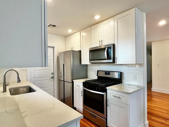 Building Photo - 4504 W Village Ct