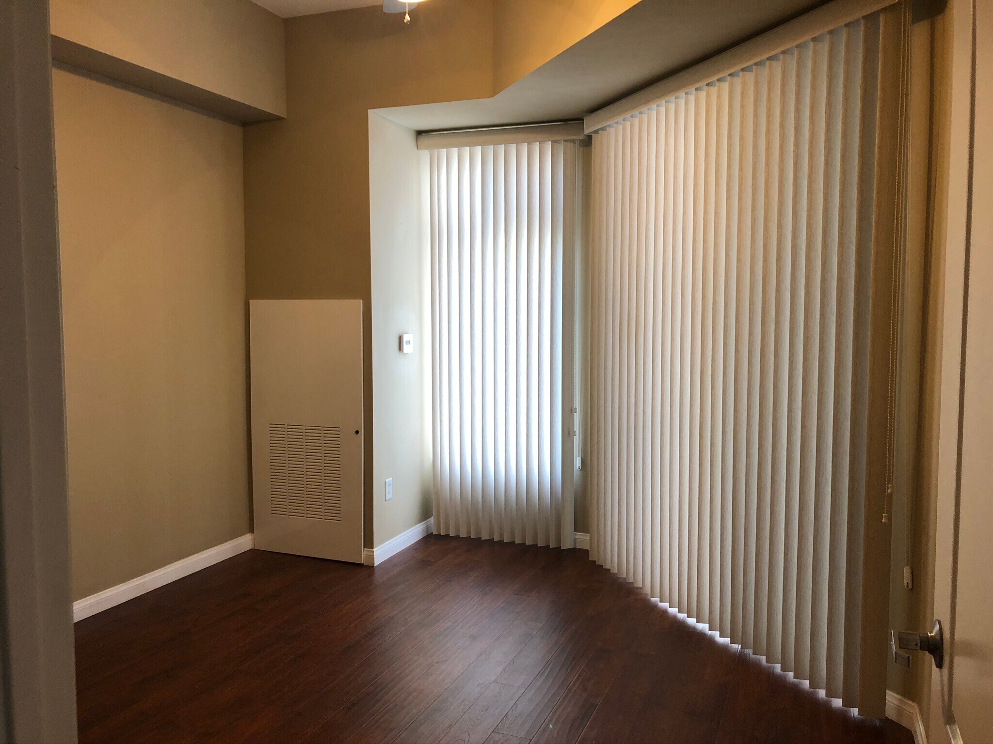 Building Photo - 388 E Ocean Blvd