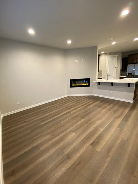 Building Photo - 16587 SE Sunshower Pl