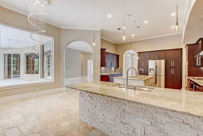 Building Photo - Stunning 5-Bedroom Pool Home on Nearly 2 Acres!