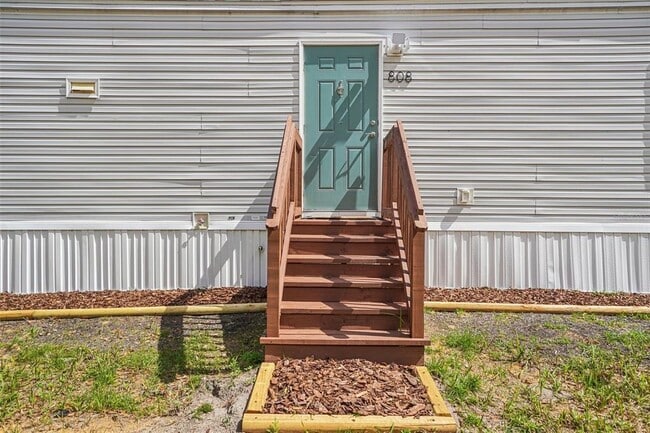Building Photo - 808 SE 124th Ave