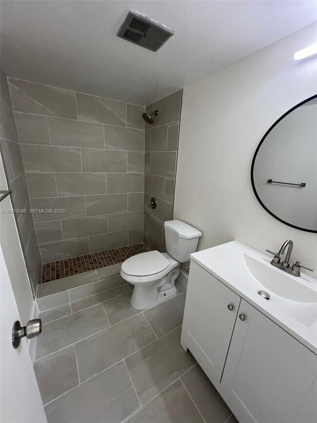 Building Photo - 2685 W 66th St