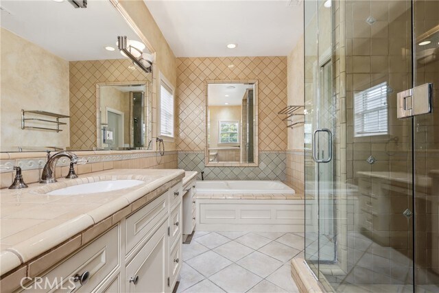 Building Photo - 500 3rd St