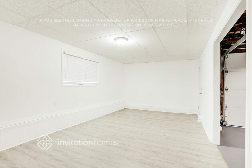 Building Photo - 2230 Rolland St