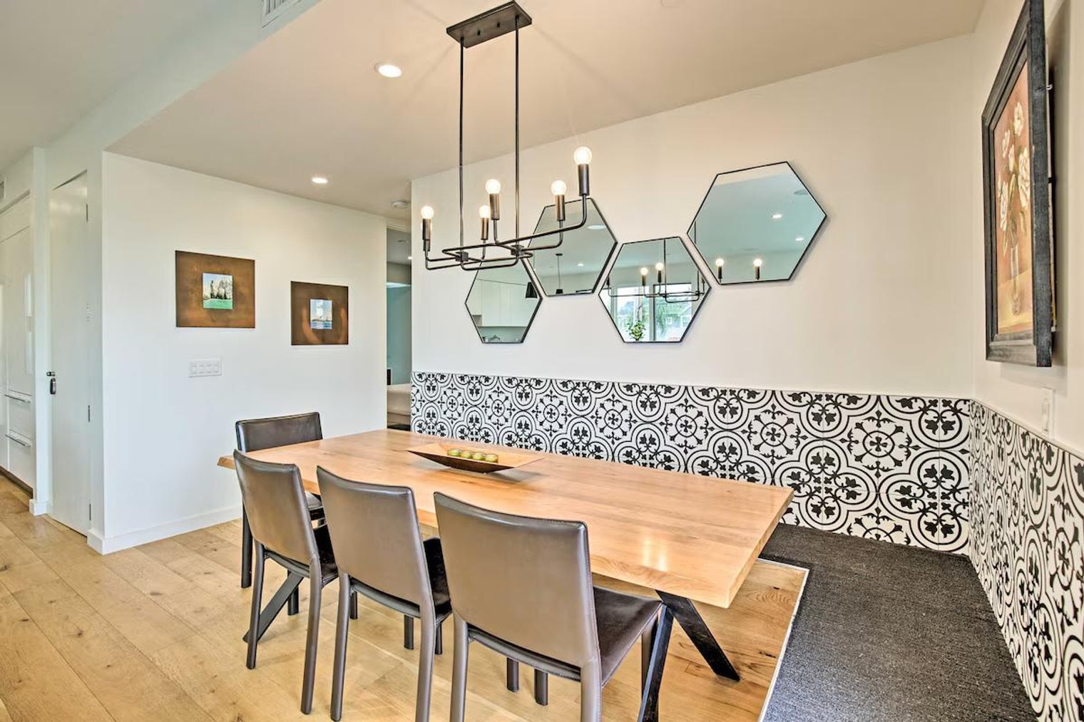 Building Photo - 1010 5th St