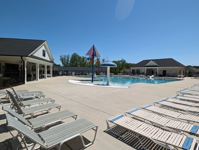 Building Photo - Tyler Gardens