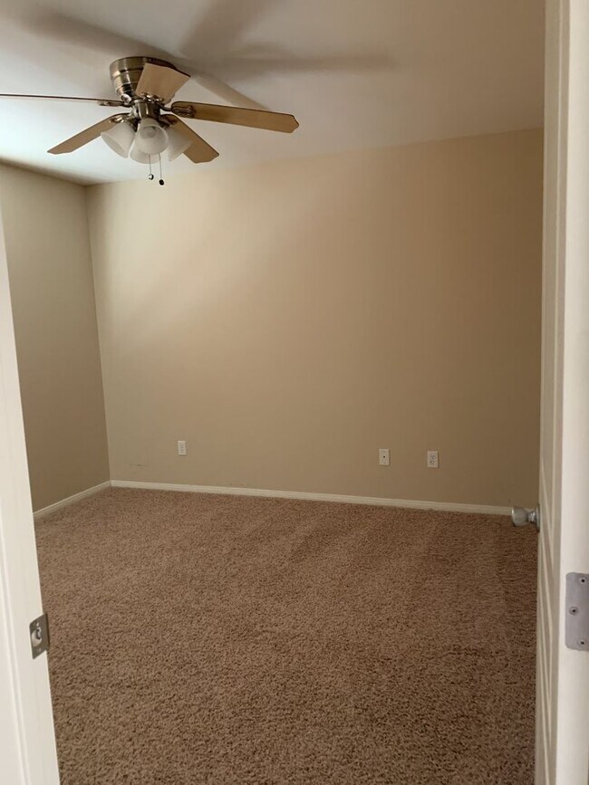 Building Photo - AVAILABLE NOW $350 off First Month Rent