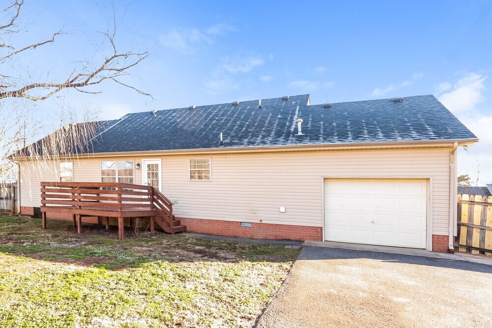 Building Photo - 1918 Pecan Ridge Dr