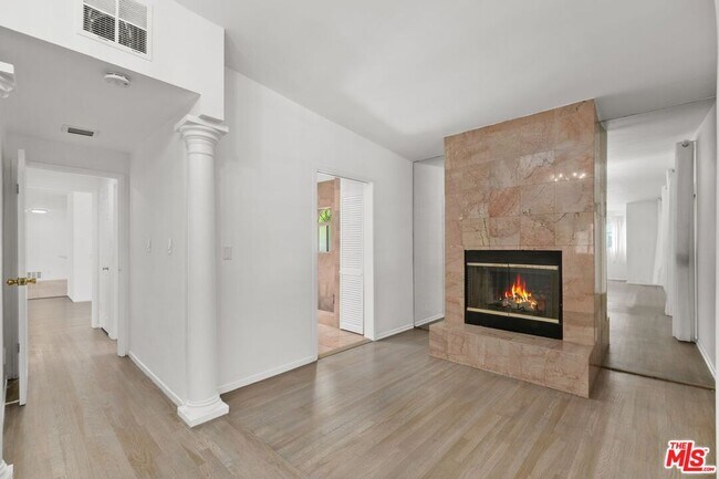 Building Photo - 4442 St Clair Ave