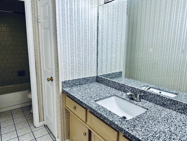 Building Photo - 12726 Stillington Dr