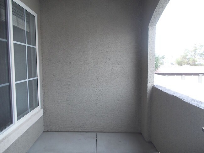 Building Photo - Precious Gem at Sedona on the Blvd!