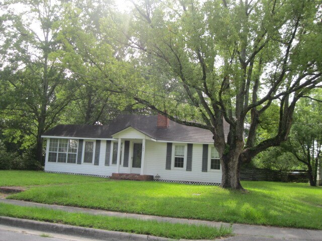 Primary Photo - 107 N Church St