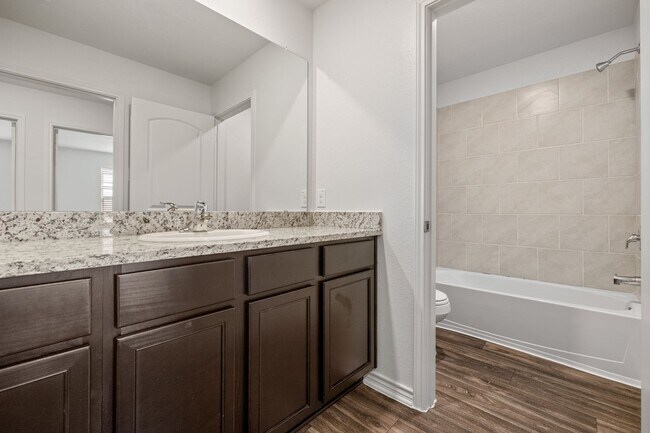 Building Photo - Spacious 4BR Home with HUGE Private Backyard in Homestead Estates – Minutes from Austin