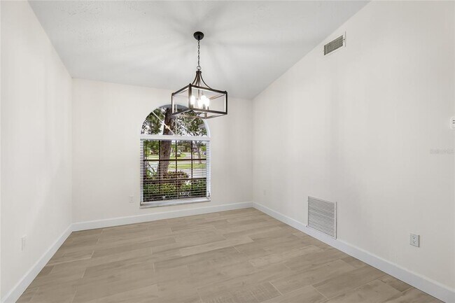 Building Photo - 2202 Cork Oak St W