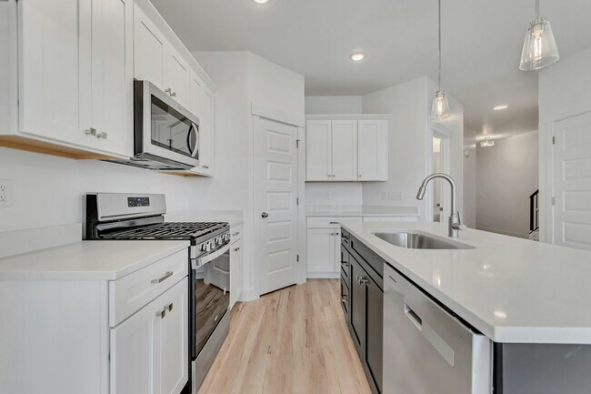 Building Photo - 716 S 4500 S