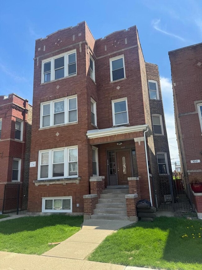Building Photo - 5017 W Montana St