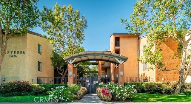 Building Photo - 15425 Sherman Way