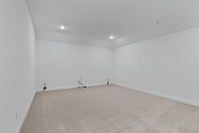 Building Photo - 2328 Lucky Ln