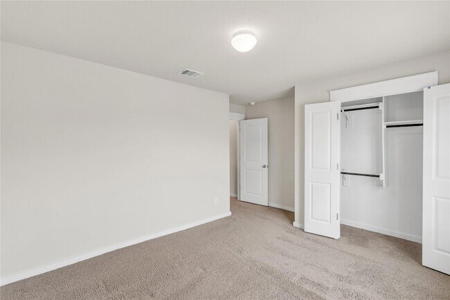 Building Photo - 17104 Crane Fly Dr