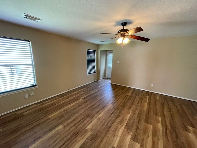 Building Photo - 8714 Sunset Pond Dr