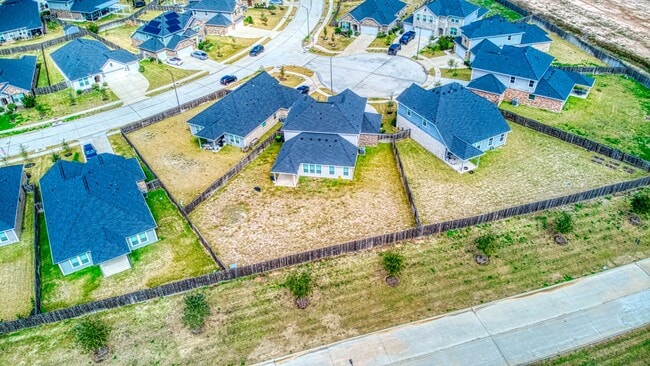 Building Photo - 8106 Royal Palm Ct
