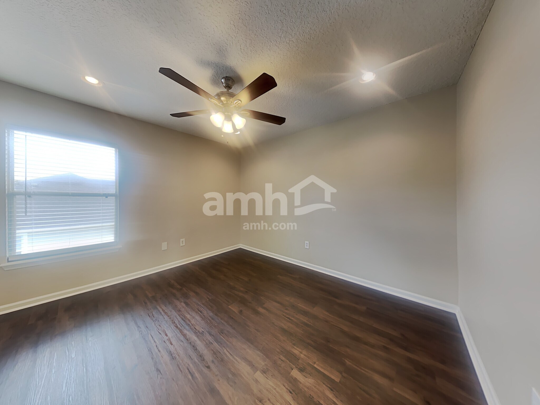 Building Photo - 2830 Harvest Moon Dr