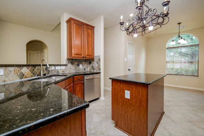 Building Photo - 20127 Jasper Oaks Dr