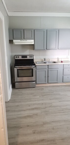 Building Photo - 261 N PERSHING AVE