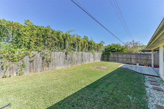 Building Photo - 13203 Yaupon Holly Ln