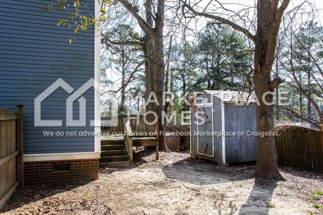 Building Photo - 10 Shoreham Ct