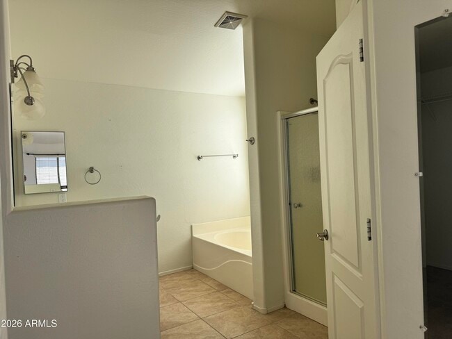 Building Photo - 1733 E Primera Dr