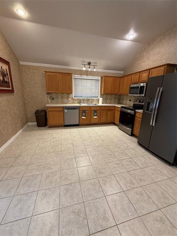 Building Photo - 206 Charleston Dr